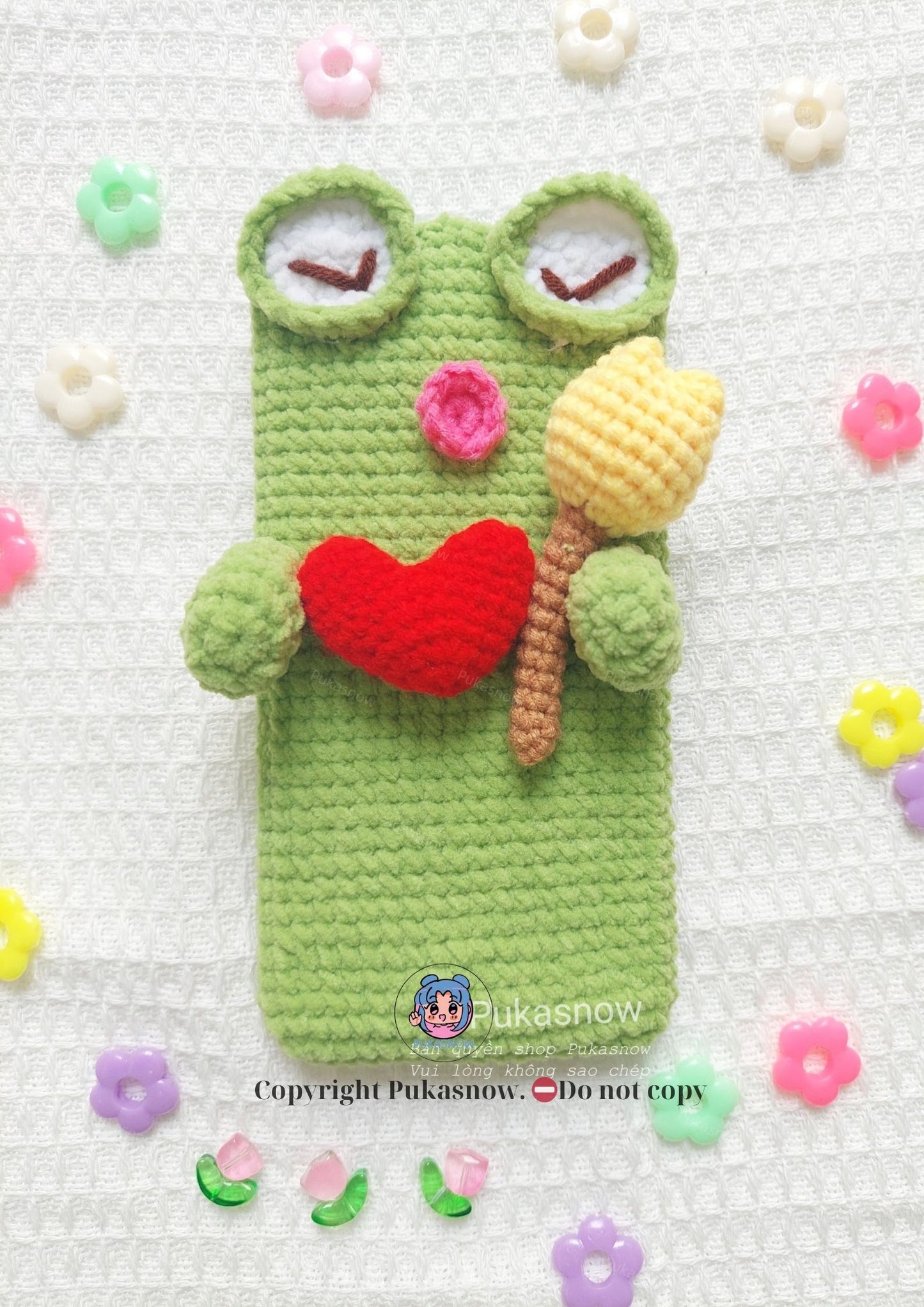 🐸A uniquely designed phone pouch featuring a frog hugging a heart🐸