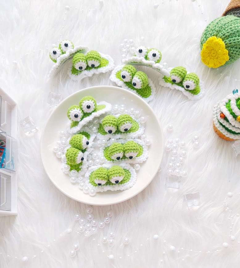 🩷 Crochet frog hair clip🩷