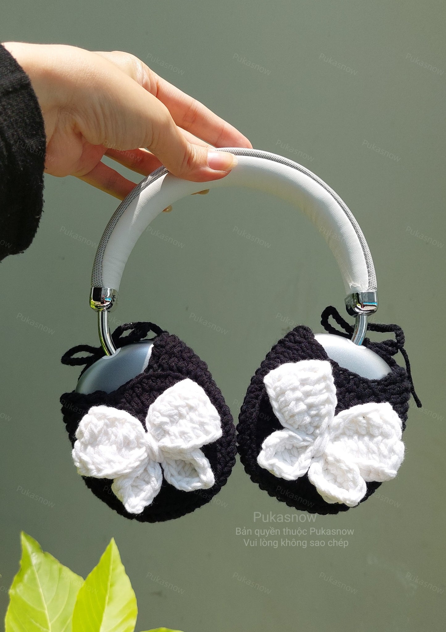 Adorable bow design headphone cover for AirPods Max, Sony, or other models