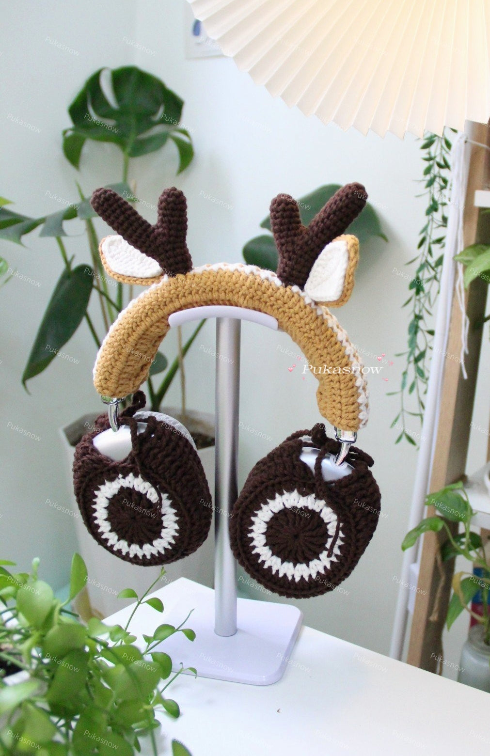 🎧Reindeer-designed headphone covers🎧