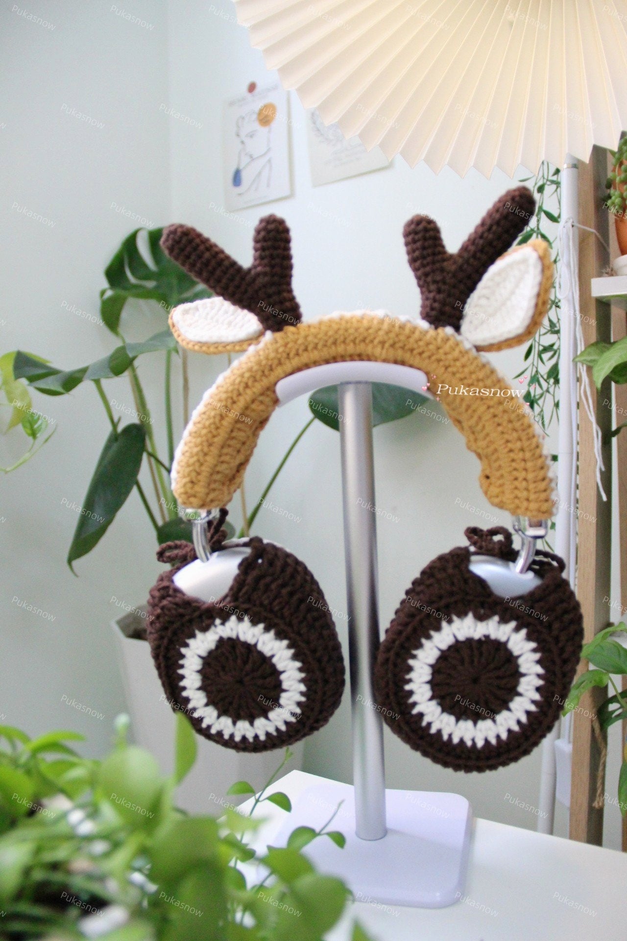 🎧Reindeer-designed headphone covers🎧